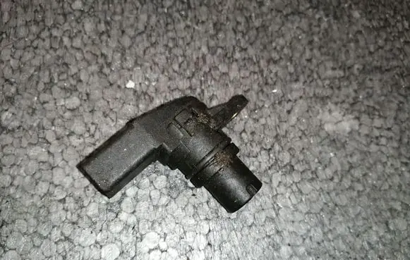 Volkswagen Golf IV Camshaft position sensor 036907601