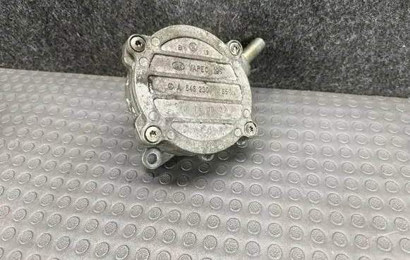 Mercedes-Benz Vito Viano W639 Vacuum pump A6462300165