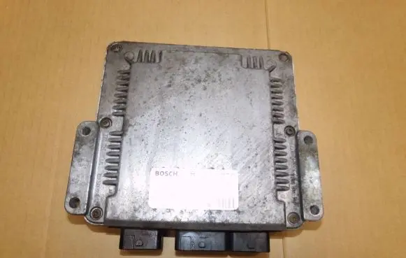 Citroen Xsara Picasso Engine control unit/module 0281010996