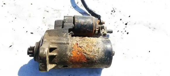 Volkswagen Golf IV Starter motor 
