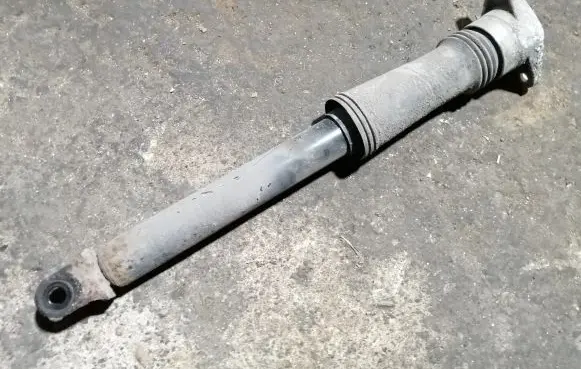 KIA Carens I Rear shock absorber/damper