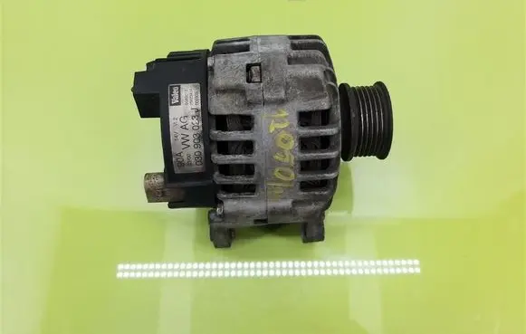 Volkswagen Golf IV Generator/alternator 030903023J