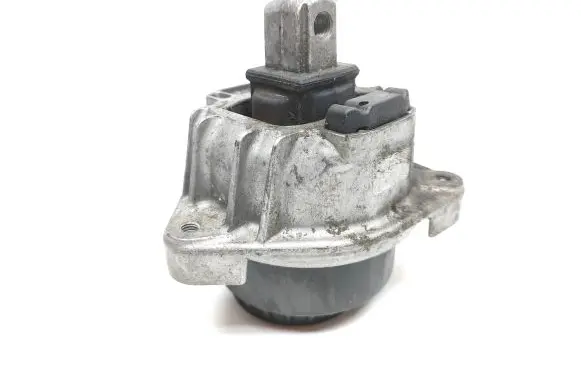 BMW 5 F10 F11 Engine mount bracket