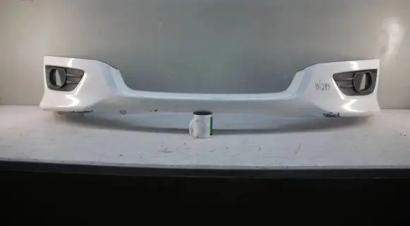 Front bumper lip