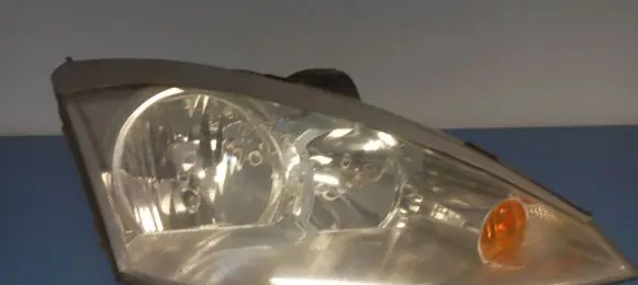 Ford Focus Headlight/headlamp 0374D
