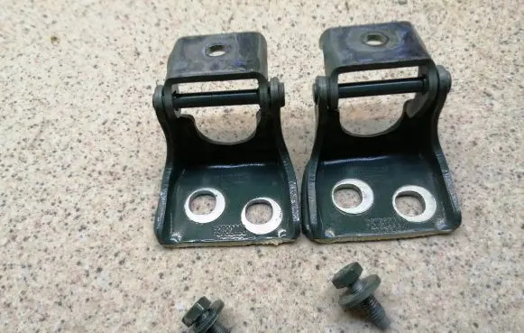 Rear door hinge set