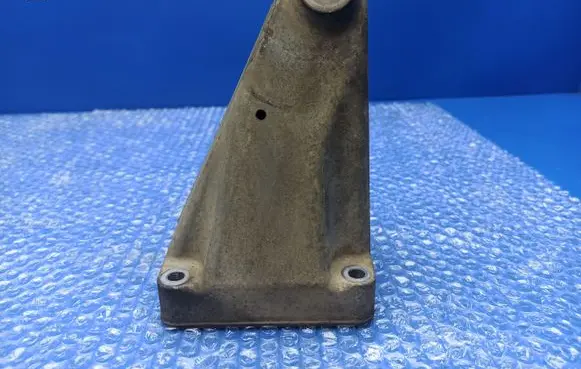 Mercedes-Benz E W211 Engine mounting bracket A6112230804