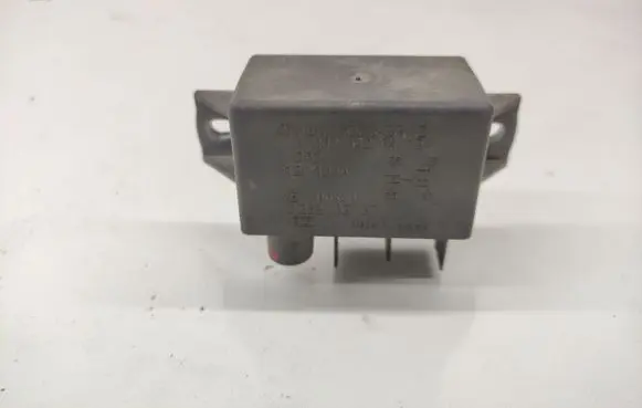 Mercedes-Benz E W211 Charging relay A0025426419