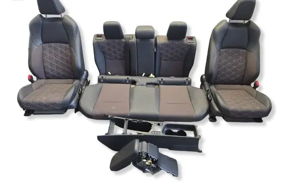 Toyota Yaris Cross Seat set 