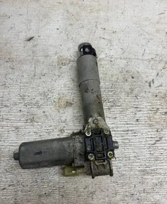 BMW X5 E70 Seat adjustment motor 8320446