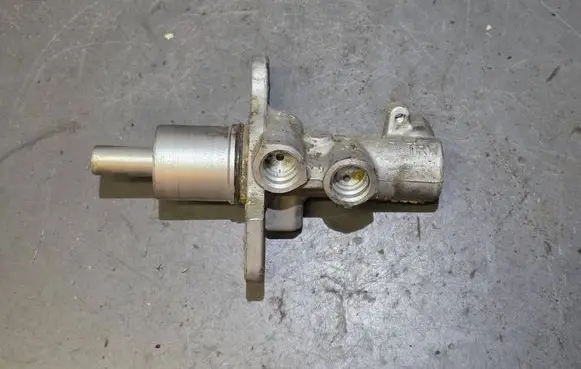 Audi A8 S8 D3 4E Master brake cylinder 2686