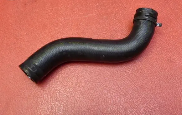 Ford Kuga II Engine coolant pipe/hose