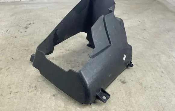 BMW 7 F01 F02 F03 F04 Intercooler air guide/duct channel 7898883