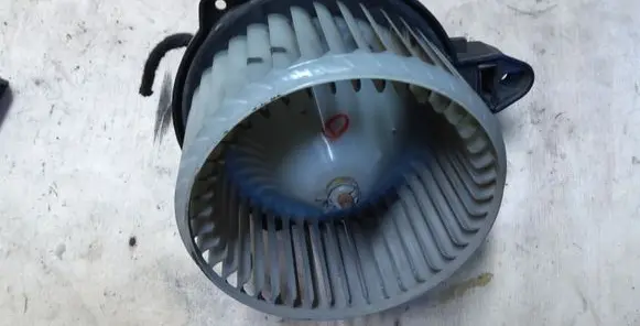 Audi A6 S6 C5 4B Heater blower fan relay 4B1820021B 0130111202