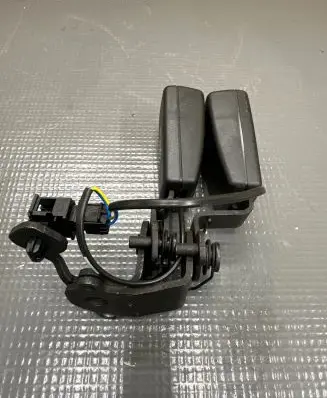 Volkswagen e-Golf Rear seatbelt buckle 8V0857739 22022018