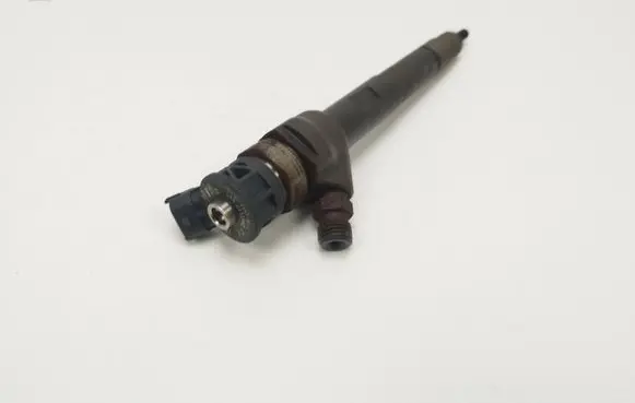 Jaguar XE Fuel injector G4D39K546CA 0445110664