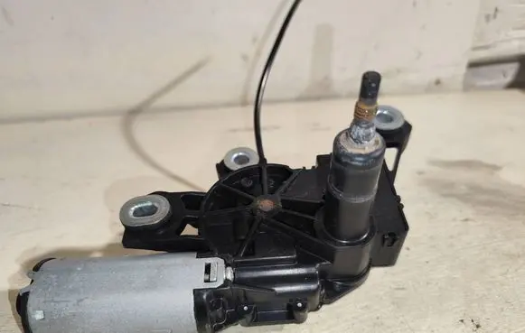 Rear window wiper motor