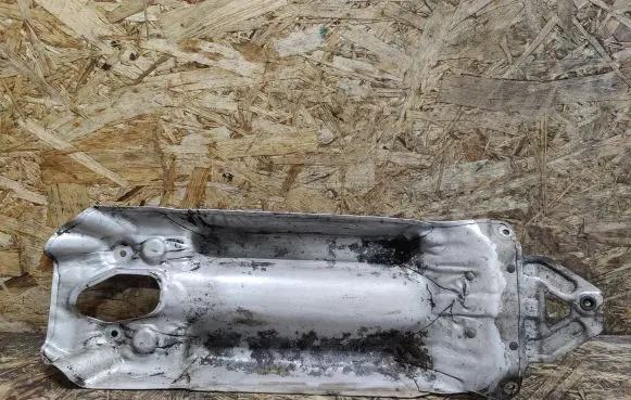 BMW 7 F01 F02 F03 F04 Heat shield in engine bay 757700103