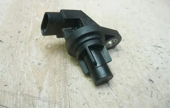 Mercedes-Benz C W204 Camshaft position sensor A6519050100