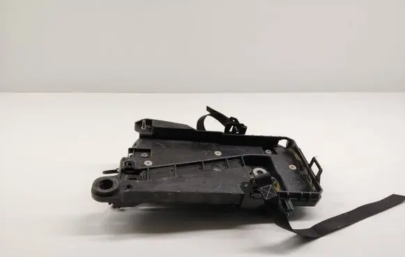 Volvo XC40 Battery box tray 32348534