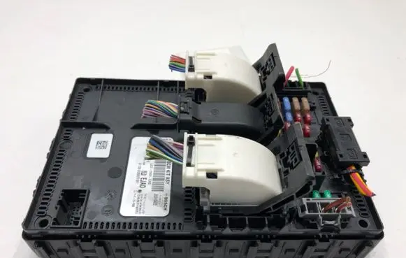 Nissan Qashqai Central body control module LU5T15604EJAD