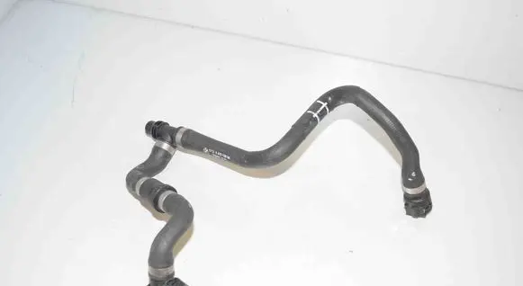 Engine coolant pipe/hose