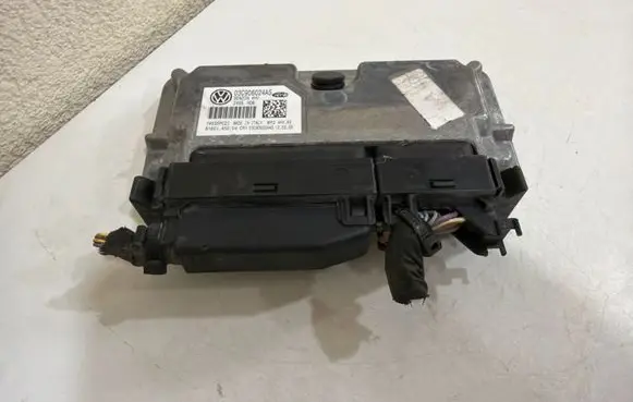 Volkswagen Golf V Engine control unit/module 03C906024AS