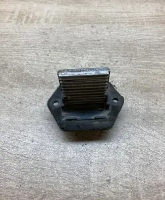 KIA Carnival Heater blower motor/fan resistor W31M04