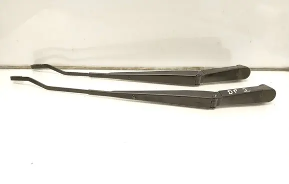 Nissan Navara D40 Windshield/front glass wiper blade 39568 39569