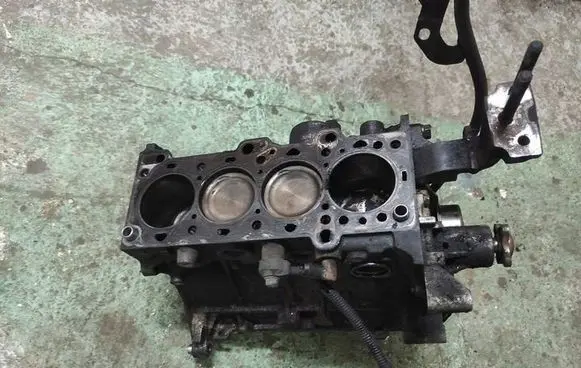 Hyundai Getz Engine block 