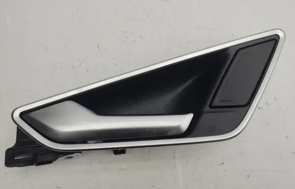 Audi Q2 - Rear door interior handle 81A837019A 81A837019C