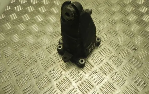 Mercedes-Benz C AMG W205 Engine mount bracket A2742234600