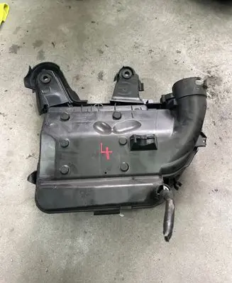 Peugeot Partner Air filter box 9673061080 1039257