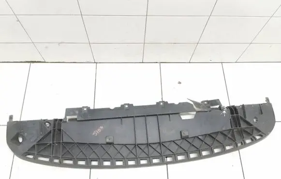 Front bumper skid plate/under tray