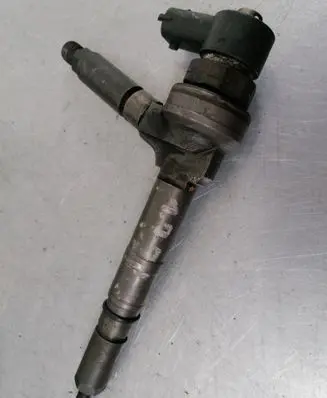 Opel Zafira B Fuel injector 0445110175