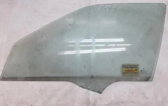 Peugeot 406 Front door window glass four-door