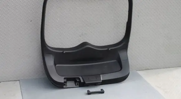 Mitsubishi Lancer VIII Tailgate/boot lid cover trim 7224A038