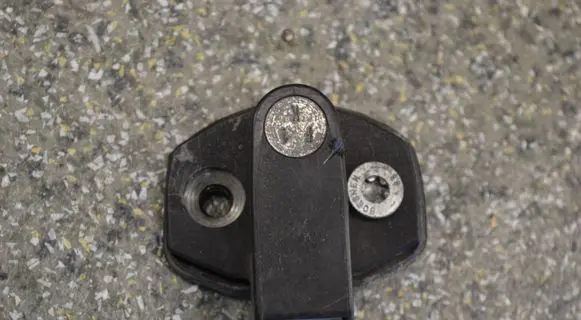 BMW 3 E36 Front door lock loop/hook striker 8122299