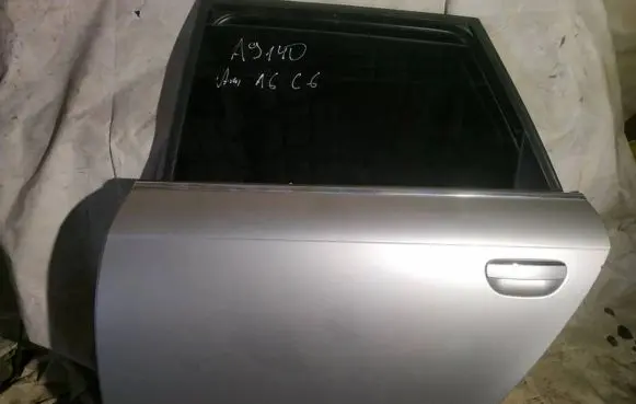 Audi A6 S6 C6 4F Rear door pilkos