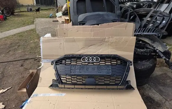Audi A3 8Y Front bumper upper radiator grill 8Y0853651A 8Y0807647