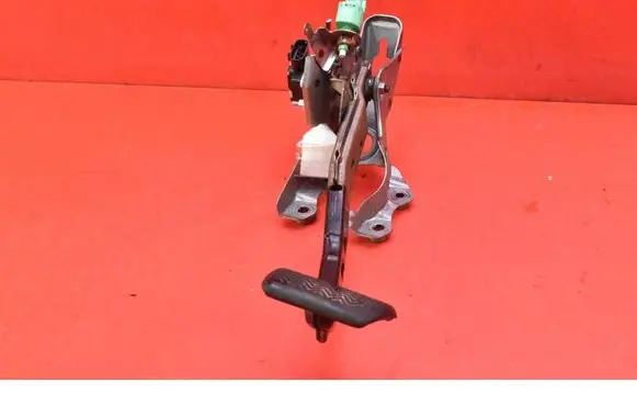 Toyota Prius (XW30) Accelerator throttle pedal 8951047010