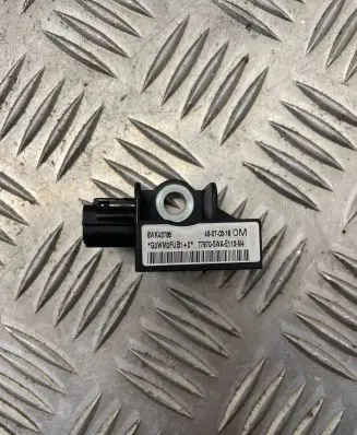 Honda CR-V Airbag deployment crash/impact sensor 77970SWAE113M4
