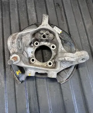 Lexus LS 430 Rear wheel hub R70L Y128