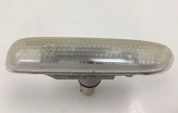 Front fender indicator light