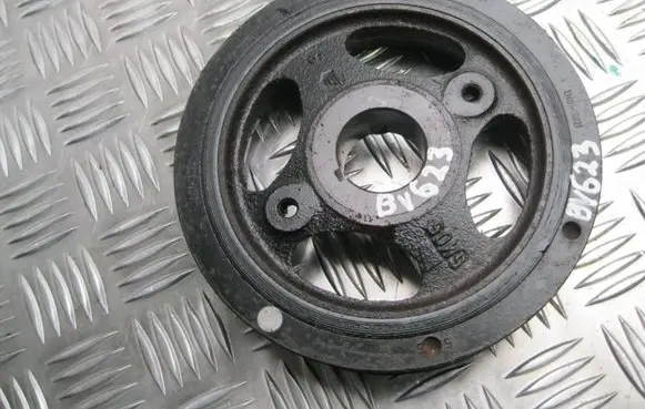 Lexus IS 220D-250-350 Water pump pulley 5M05 BV623
