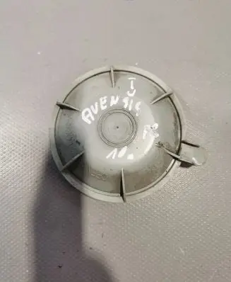 Toyota Avensis T270 Headlight/headlamp dust cover