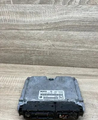 Opel Zafira A Engine control unit/module 24417169 0281010268