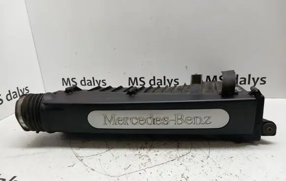 Mercedes-Benz C W203 Air filter box A1110940204 1110940204