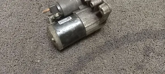 Peugeot 5008 Starter motor 966352888001 M000T22471