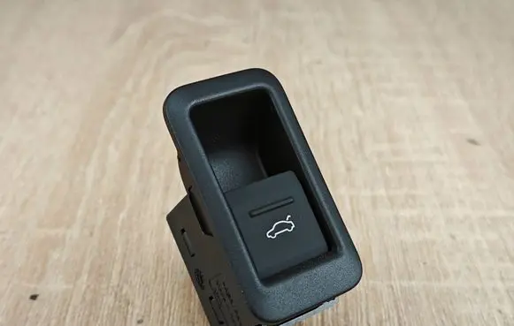 Audi Q3 F3 Tailgate opening switch 83A959831